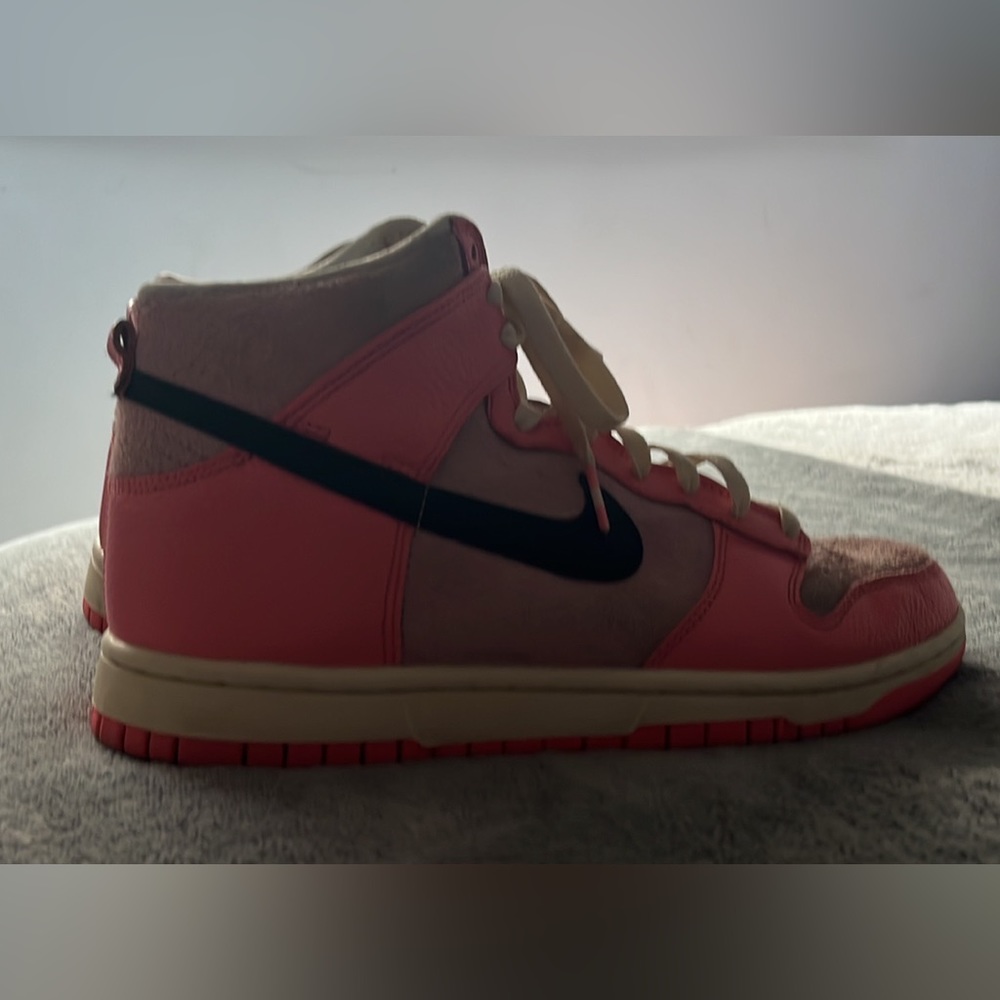 Pink Nike dunks